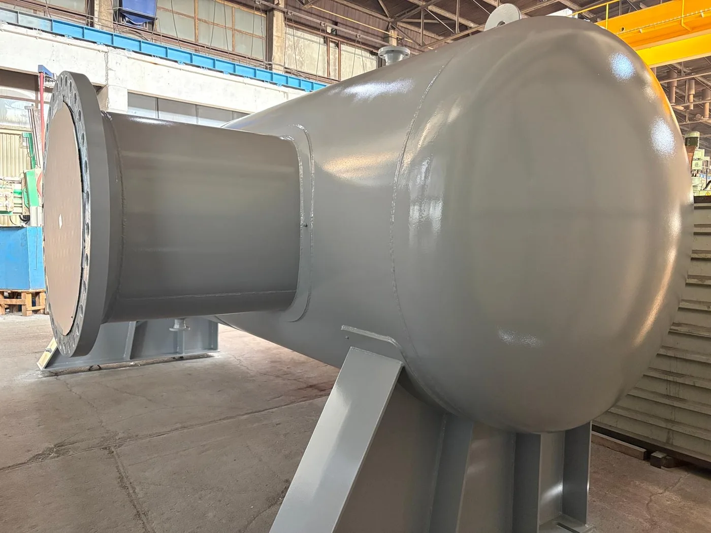 Code-stamped Ø1,800 mm pulsation dampener vessel manufactured by Axces